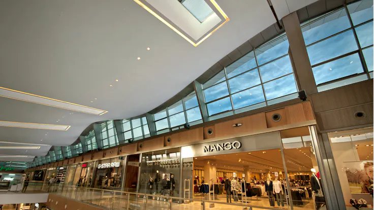 Puerto Venecia shopping retail ROCKFON Mono Acoustic TE 2012