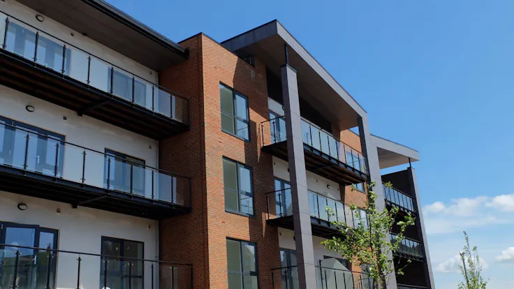 ExtraCare Longbridge in Birmingham (United Kingdom) with Rockpanel Woods FS-Xtra facade cladding