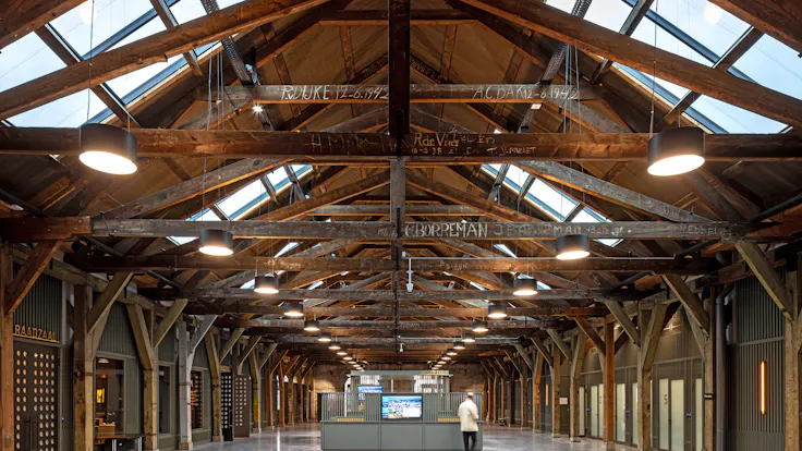 Auditorium in Stadhuis Den Helder in Den Helder Netherlands with Rockfon Mono Acoustic TE-Edge