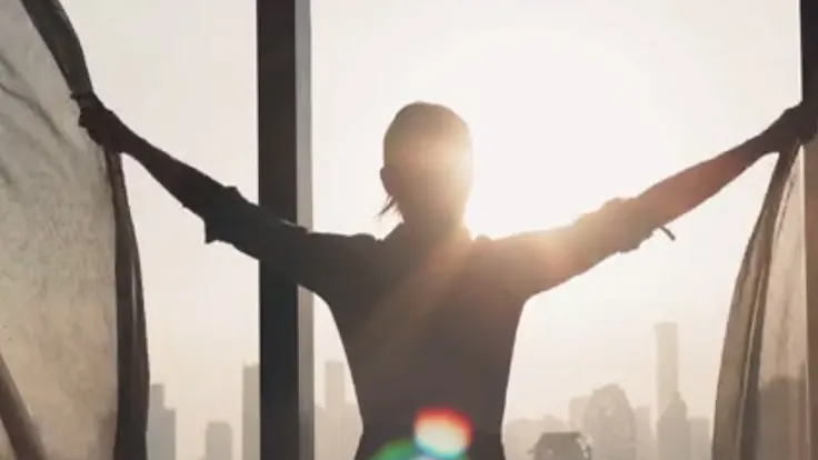 Video thumb, woman, sun, silhouette, window