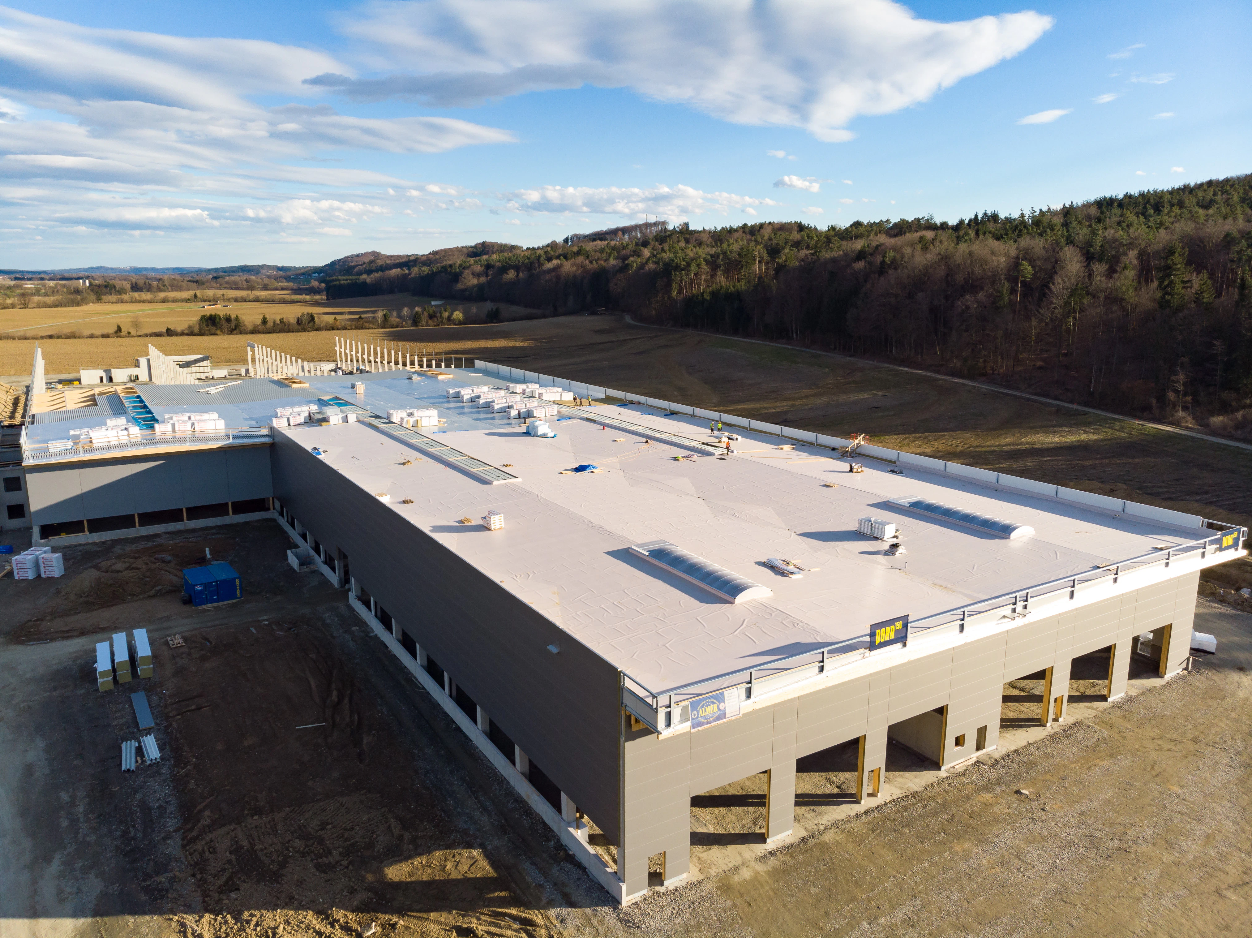 reference, egger glas, production hall, flat roof, gersdorf, austria