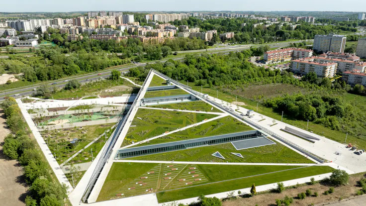 case study Cogiteon green roof Kraków, Poland , Małopolskie Centrum Nauki,