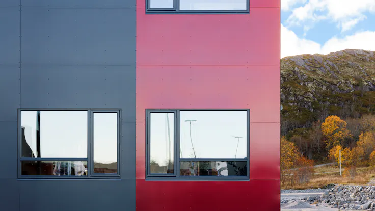 Case Study, Teknobygget, NO, Rockpanel Colours 7016, Rockpanel Chameleon Red-Gold-Purple