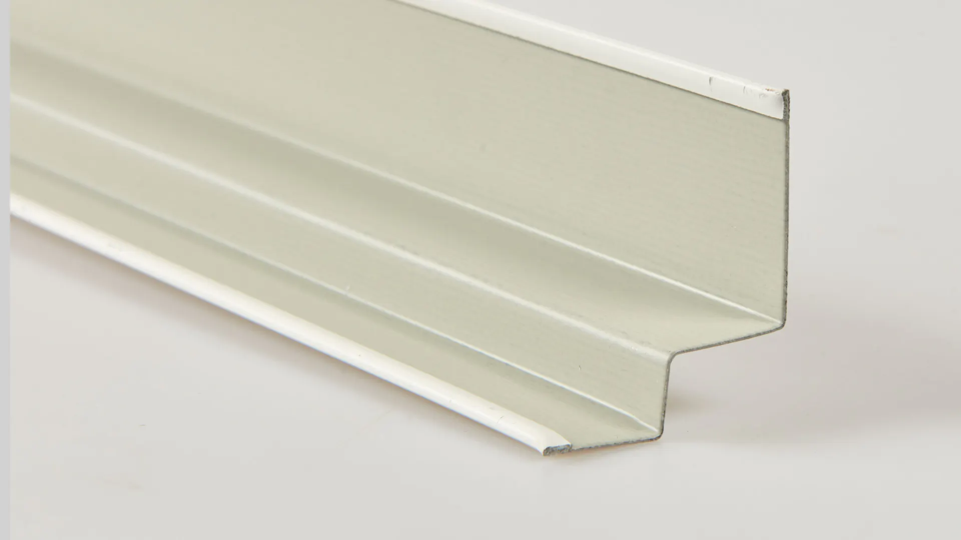 Chicago Metallic™ -kaksoiskulmalista